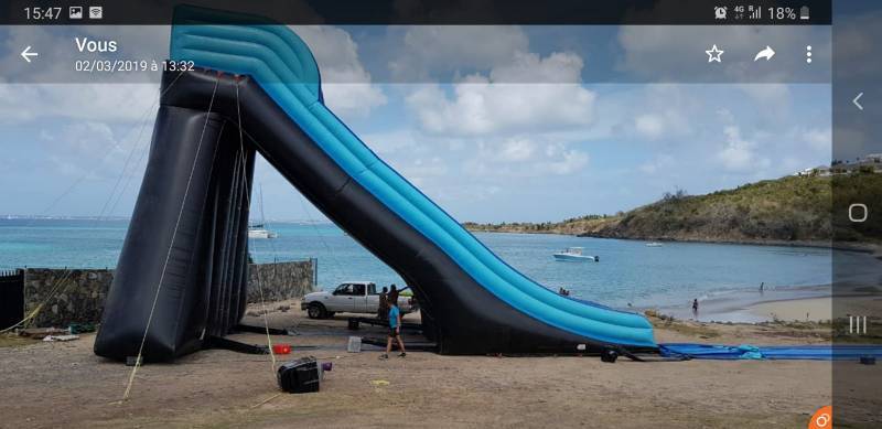 Toboggan aquatique gonflable 