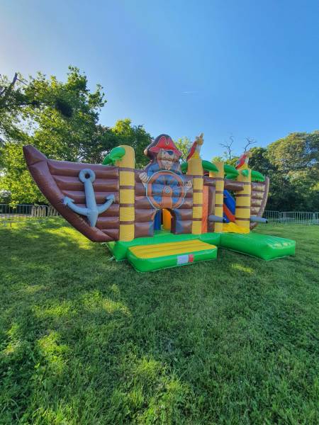 Bateau Pirate gonflable