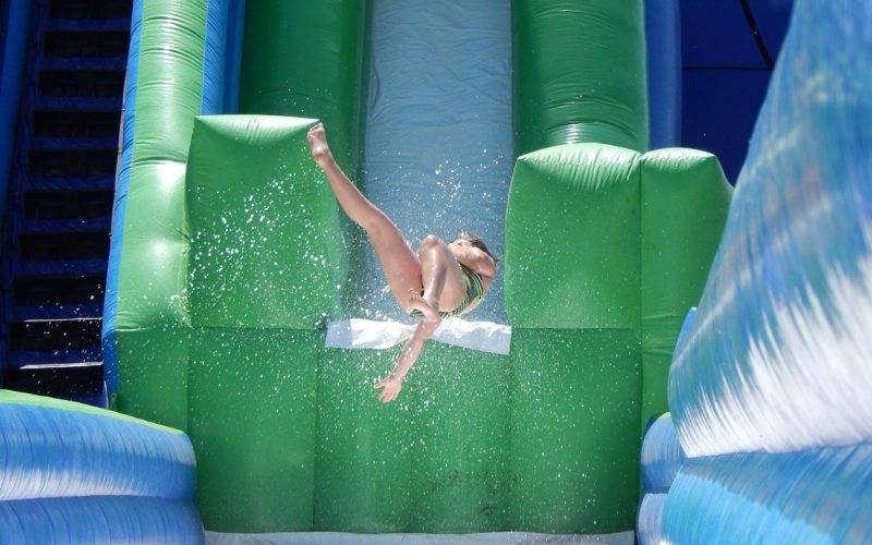 Location structure gonflable Toboggan Sky Slide